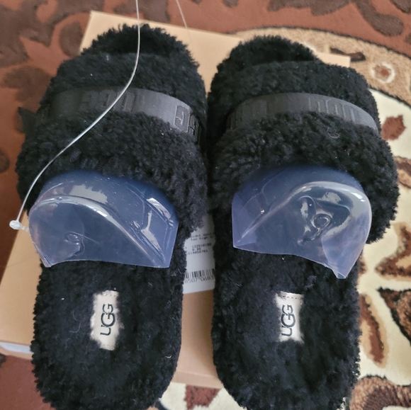 UGG W FLUFFITA BLACK WOMEN - Picture 3 of 5
